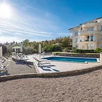 Tunera - Luxury I *