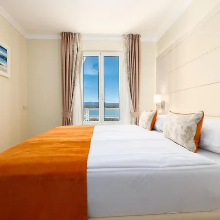 Tunera - Luxury I