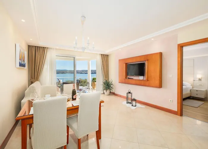 Tunera - Luxury I